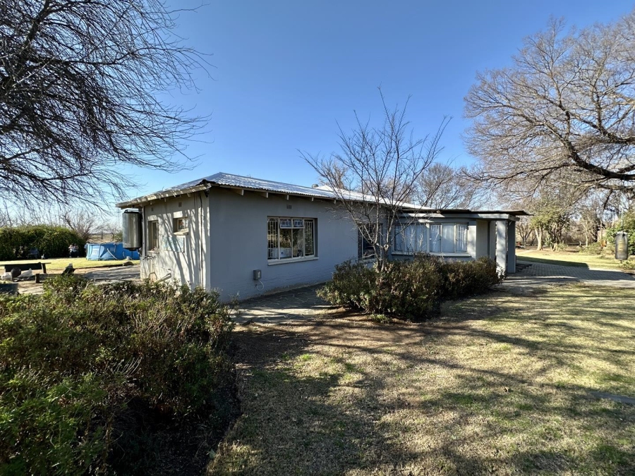 9 Bedroom Property for Sale in Bloemspruit Free State